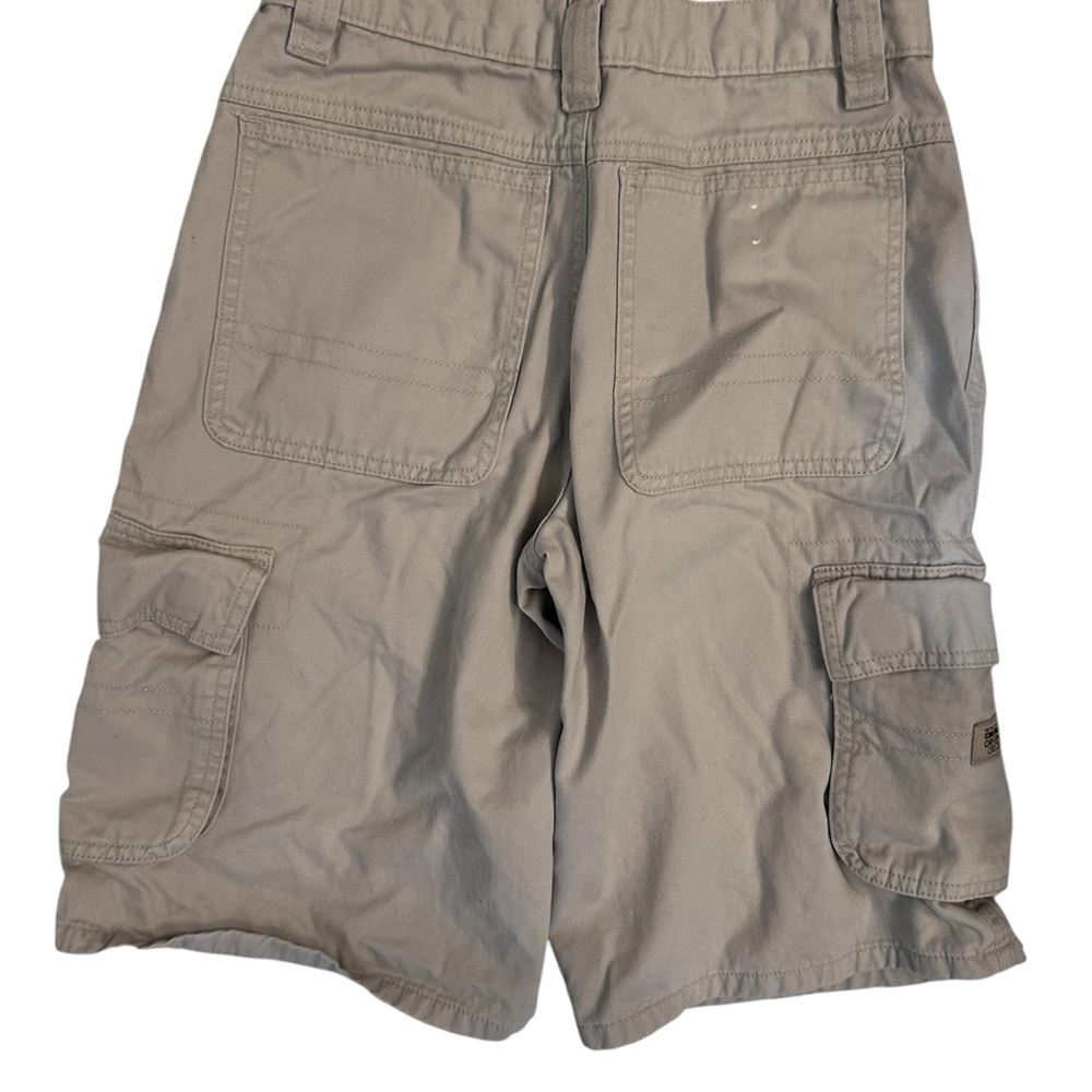 Wrangler cream Cargo Shorts with Sturdy Construction - Picture 2 of 5